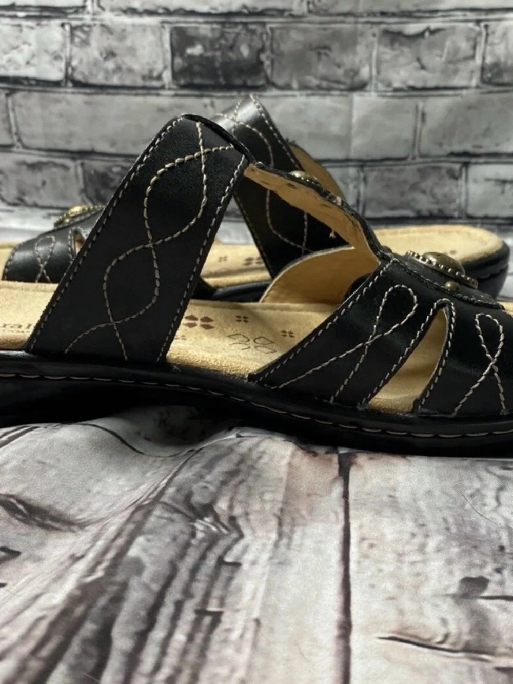 Naturalizer Journie N5 Comfort Sandal Womens Size 9M Black Brass Gromets Detail